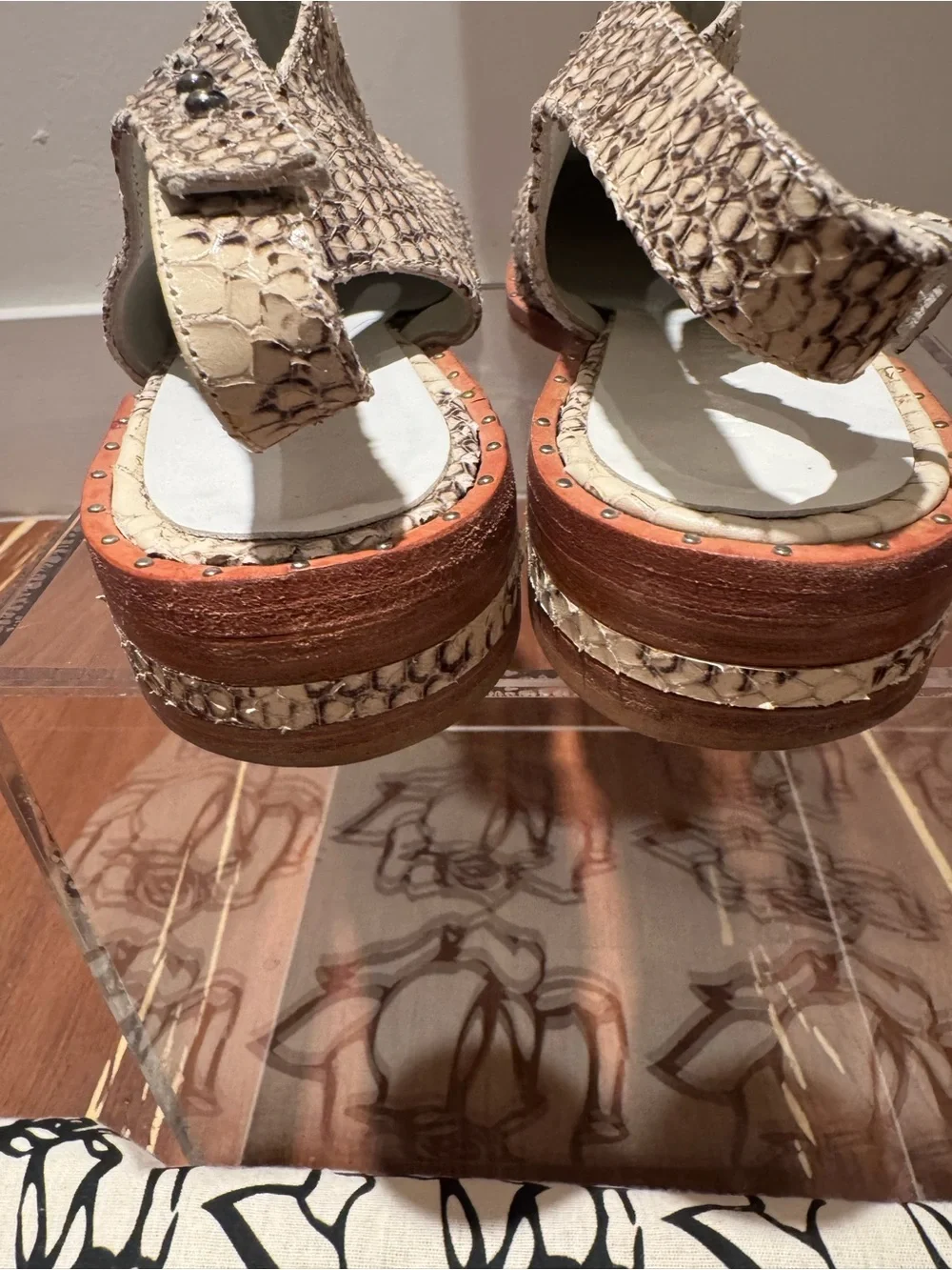 Freda Salvador, the  ‘Rush’ Cream & Taupe Snakeskin Slingback Shoes. Size 9.5